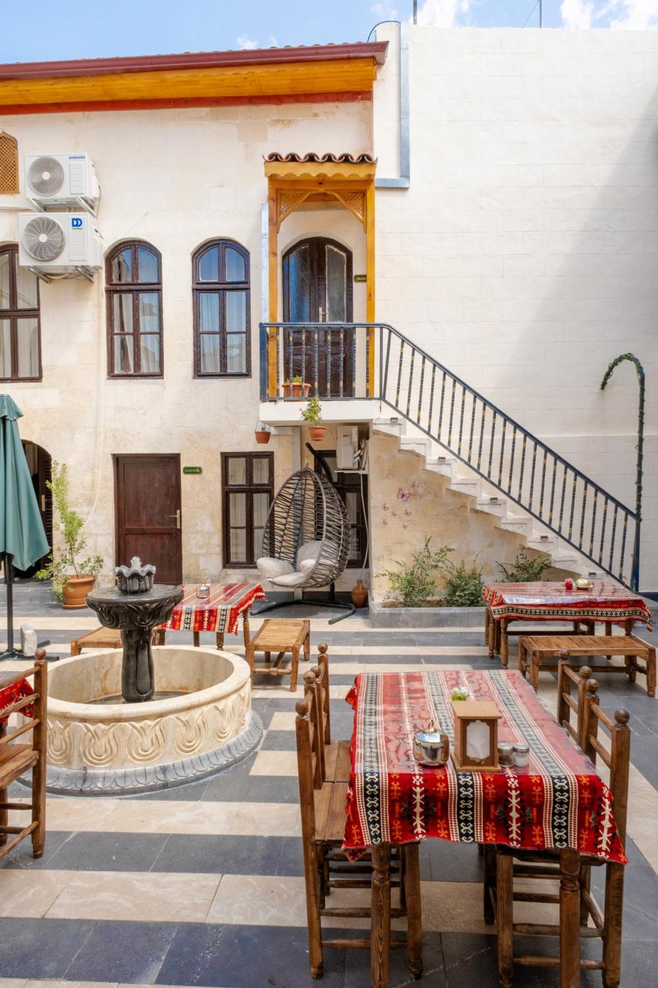 Hotel Dostlar Konagi Sahinbey Esterno foto